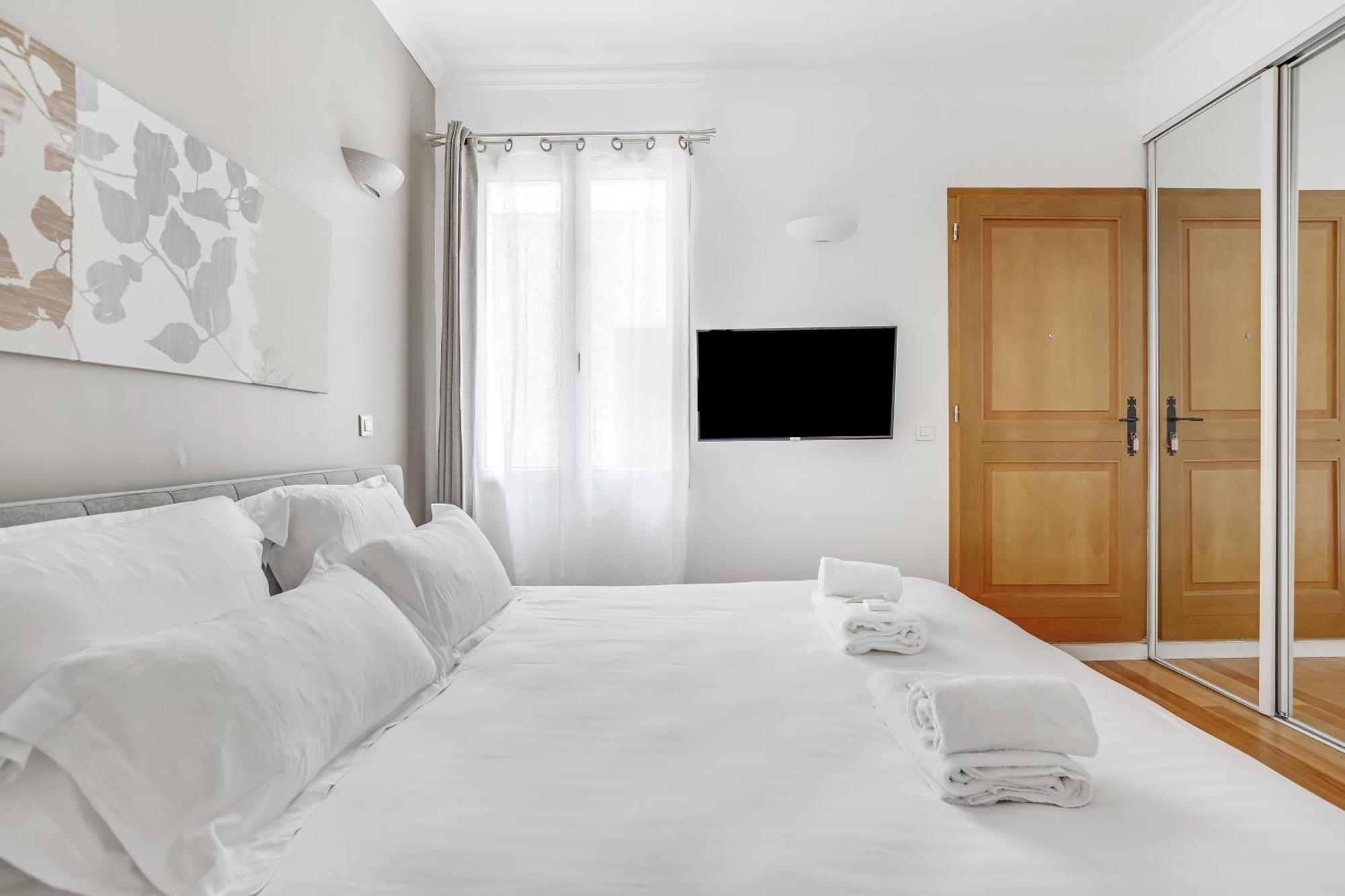 Pick A Flat'S Apartments In Batignolles - Rue Biot 巴黎 外观 照片